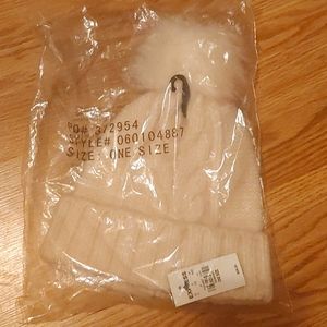 Black Cable Knit Pom Beanie